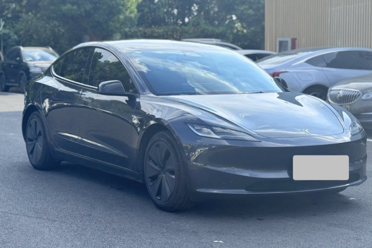特斯拉 Model 3 2023款 长续航全轮驱动版车身外观6005