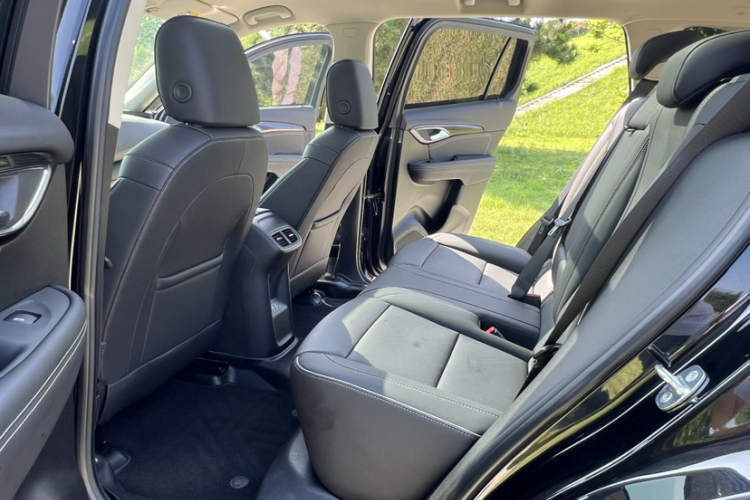 别克 2022款 昂科威Plus 652T 五座豪华型中控内饰7014