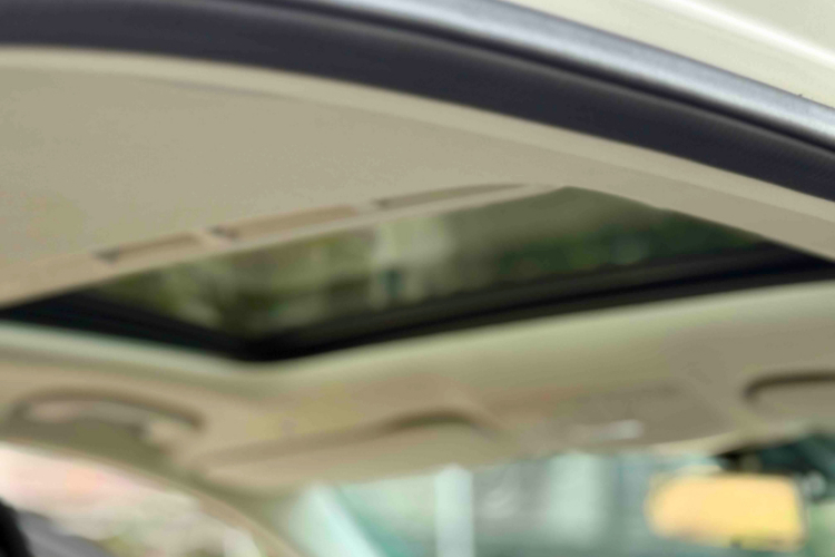 奔驰C级 2020款 改款 C 200 L 时尚型运动版中控内饰7009