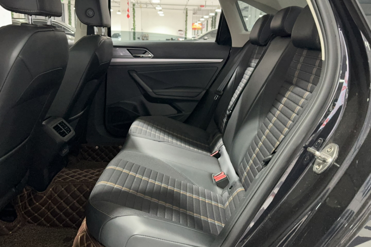 大众 朗逸 2019款 280TSI DSG舒适版 国VI中控内饰7001