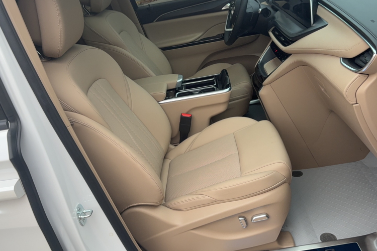 别克GL8新能源 2025款 陆尚 尊享版 7座局部细节41