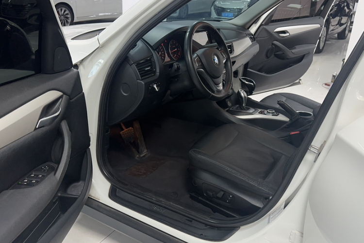 宝马X1 2014款 sDrive18i 时尚型中控内饰7004