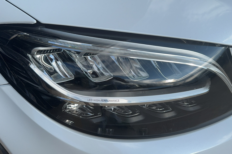 奔驰C级 2019款 改款 C 260 L 运动版局部细节9002