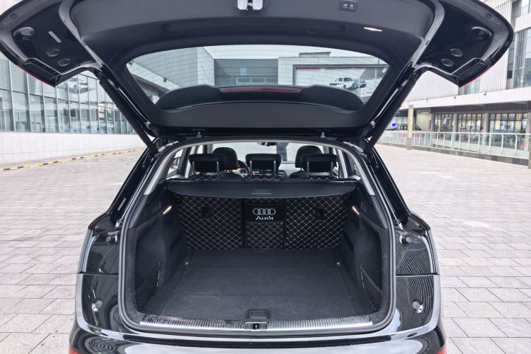 奥迪Q5L 2020款 改款 40 TFSI 荣享时尚型中控内饰7010