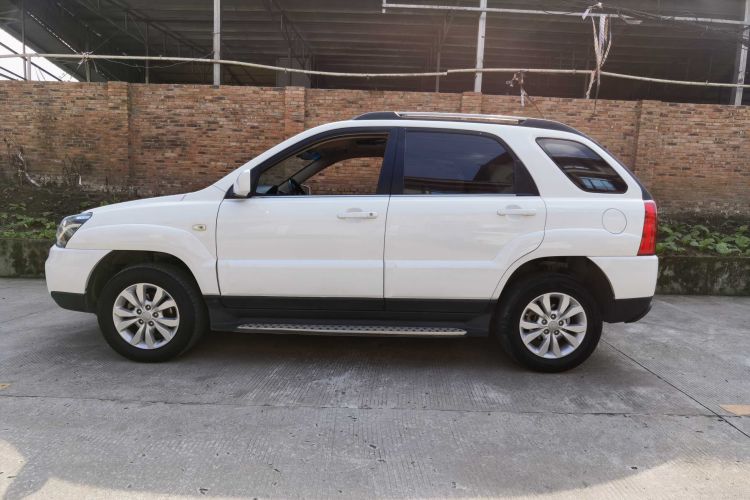 起亚 狮跑 2013款 2.0L 手动两驱版GL车身外观6006