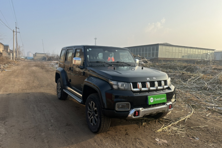 北京越野 北京BJ40 2019款 2.3T 自动四驱城市猎人版旗舰型 国VI车身外观6003