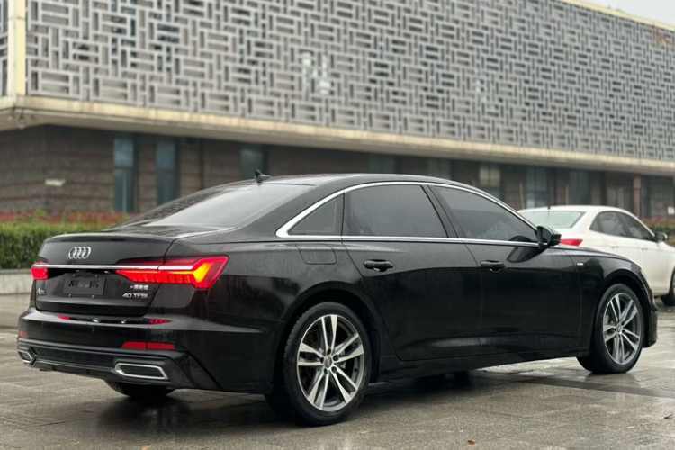 奥迪A6L 2021款 40 TFSI 豪华动感型车身外观6008