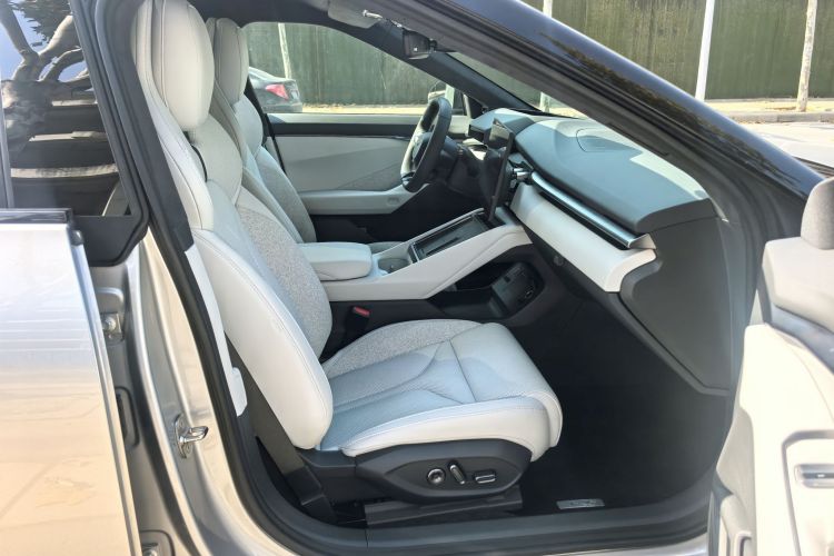 小鹏P7 2025款 702 长续航 Ultra局部细节41