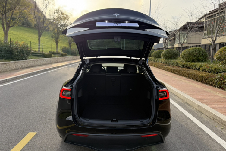特斯拉 Model Y 2022款 后轮驱动版局部细节23