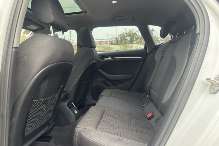 奥迪A3 2017款 Sportback 35 TFSI 运动型中控内饰7006