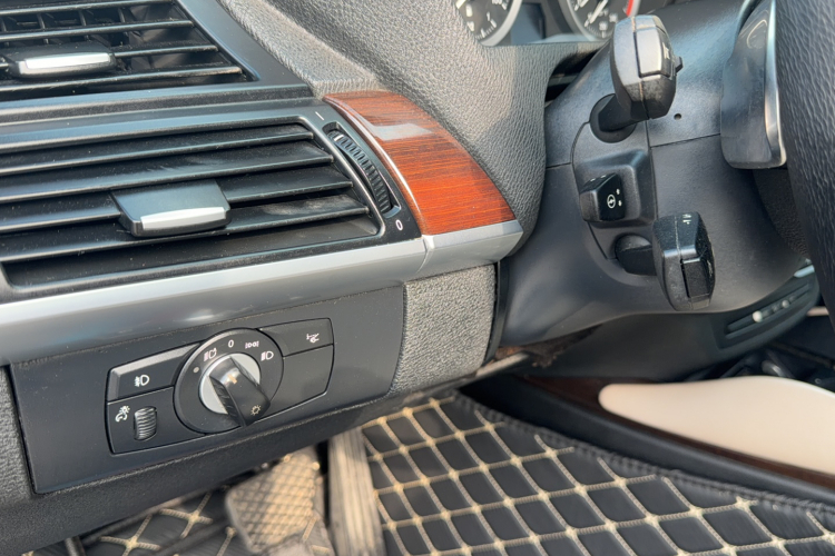 宝马X6（平行进口）局部细节9002