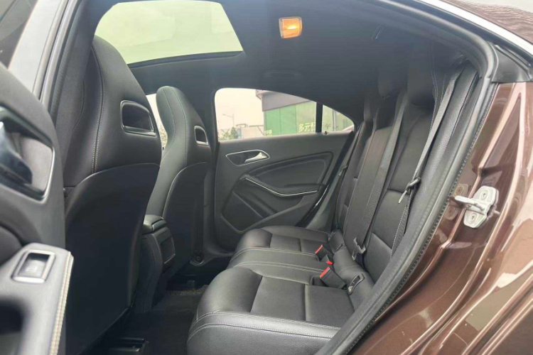 奔驰CLA 2016款 改款 CLA 200 动感型车身外观6009