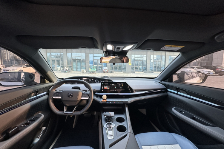 长安UNI-V 2022款 1.5T 尊贵型局部细节14