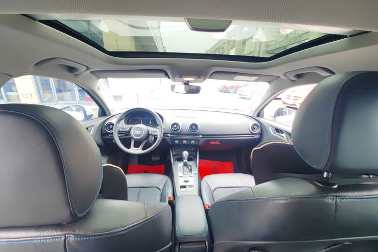 奥迪A3 2018款 30周年年型 Limousine 35 TFSI 时尚型中控内饰7006