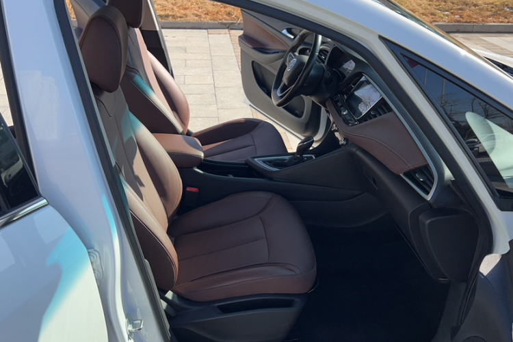 别克GL6 2019款 18T 6座互联豪华型 国V中控内饰7003