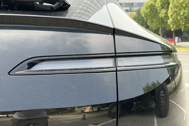 阿维塔12 2025款 Ultra增程版车身外观6004