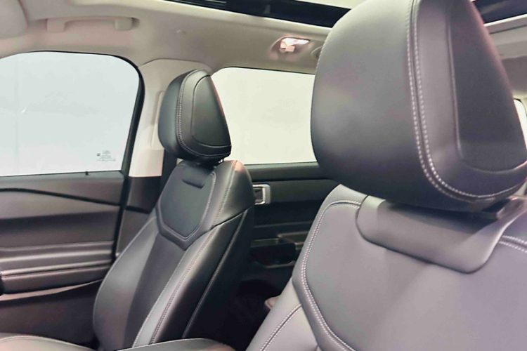 福特 探险者 2025款 2.3T EcoBoost 四驱穿越版 5座中控内饰7005