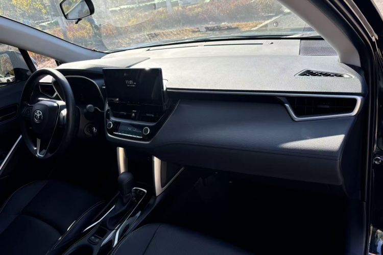 丰田 锋兰达 2024款 2.0L CVT精英plus版中控内饰7011