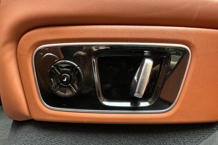 理想汽车 理想L7 2023款 Air中控内饰7008