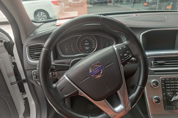 沃尔沃S60 2015款 S60L 2.0T 智行版中控内饰7002