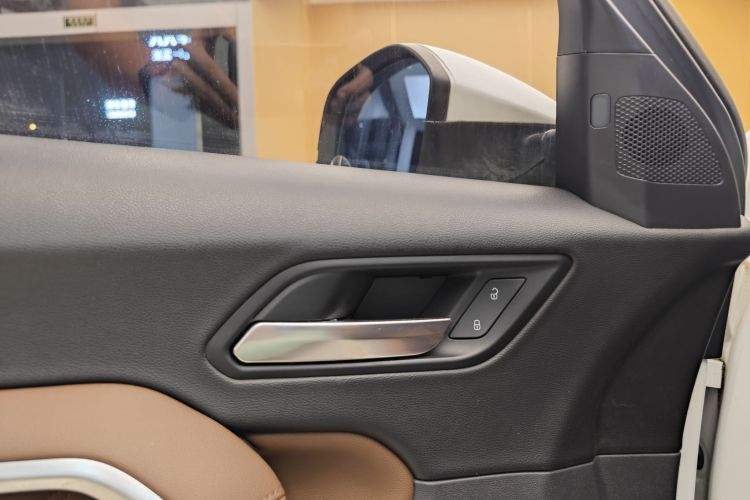 哈弗H6 2017款 红标 2.0T 自动两驱智尚型中控内饰7014