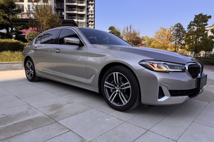 宝马5系 2021款 530Li 领先型 豪华套装车身外观6003