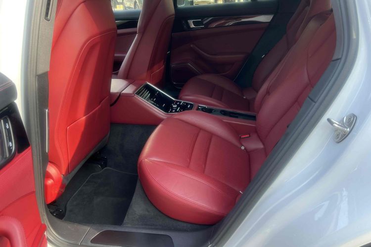 保时捷 2023款 改款 Panamera 2.9T 铂金版中控内饰7001