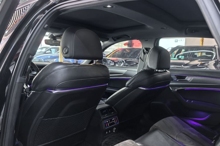 奥迪A6L 2023款 改款 45 TFSI 臻选动感型中控内饰7003