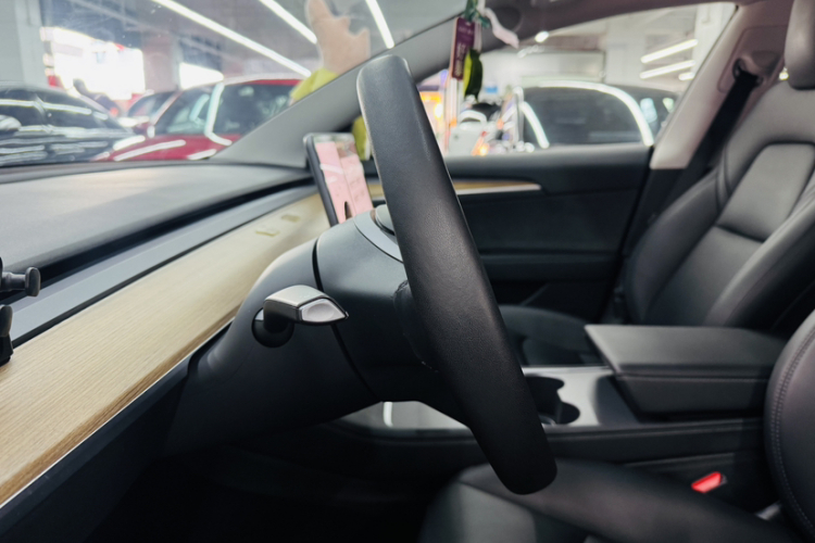 特斯拉 Model 3 2022款 后轮驱动版中控内饰7002