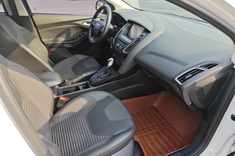 福特 福克斯 2015款 两厢 EcoBoost 180 自动精英型中控内饰7007