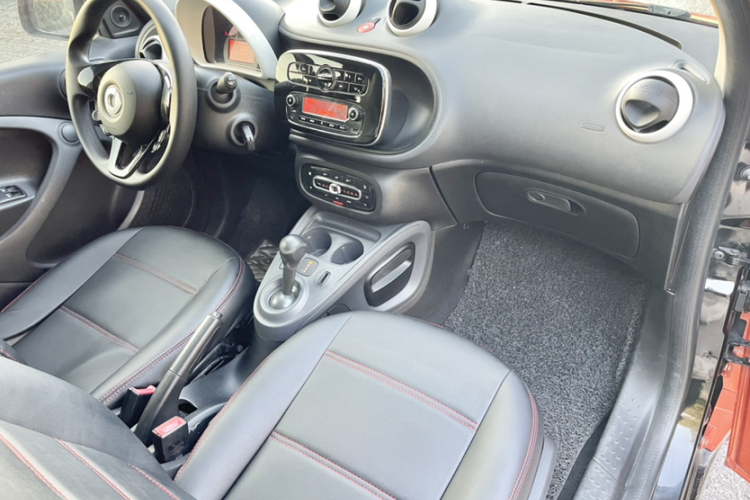 smart forfour 2016款 1.0L 52千瓦灵动版局部细节41