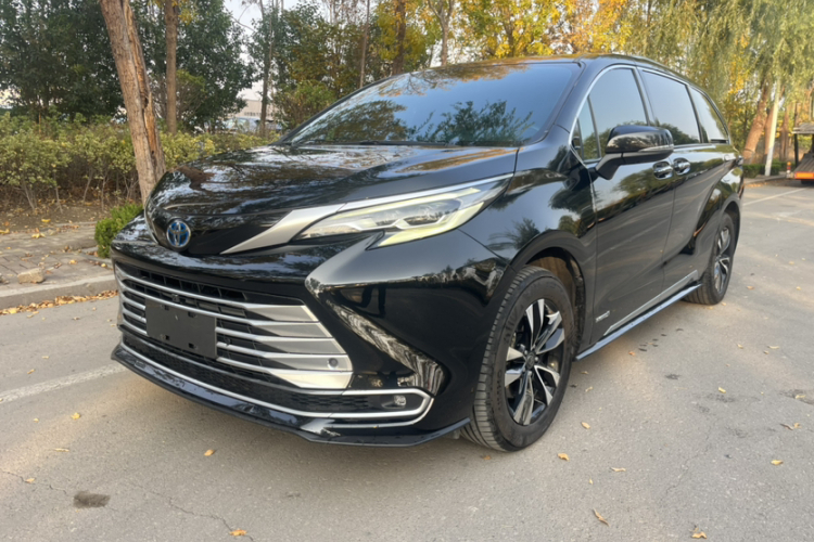 丰田 赛那SIENNA 2021款 2.5L混动 铂金版车身外观6006
