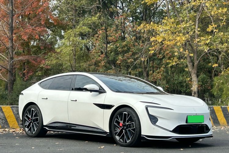 阿维塔12 2024款 700 三激光后驱奢享版车身外观6003