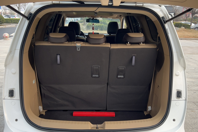 宝骏730 2017款 1.8L iAMT豪华型 7座局部细节23