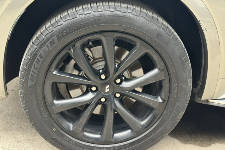 理想汽车 理想ONE 2020款 增程6座版车身外观6002