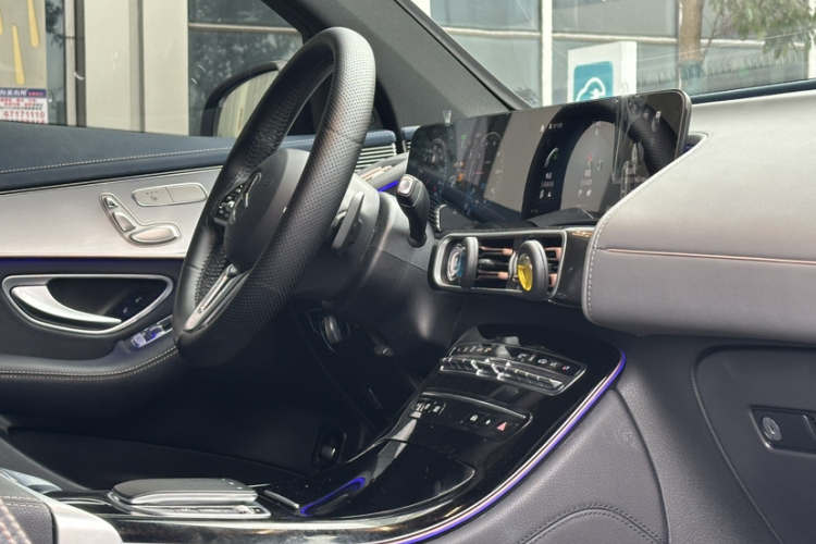 奔驰EQC 2022款 EQC 350 4MATIC中控内饰7006