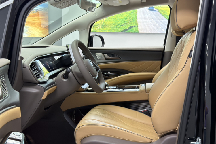 腾势D9 2022款 DM-i 970 四驱尊荣型中控内饰7010