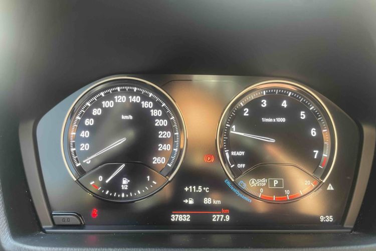 宝马X2 2023款 sDrive25i M运动曜夜版中控内饰15