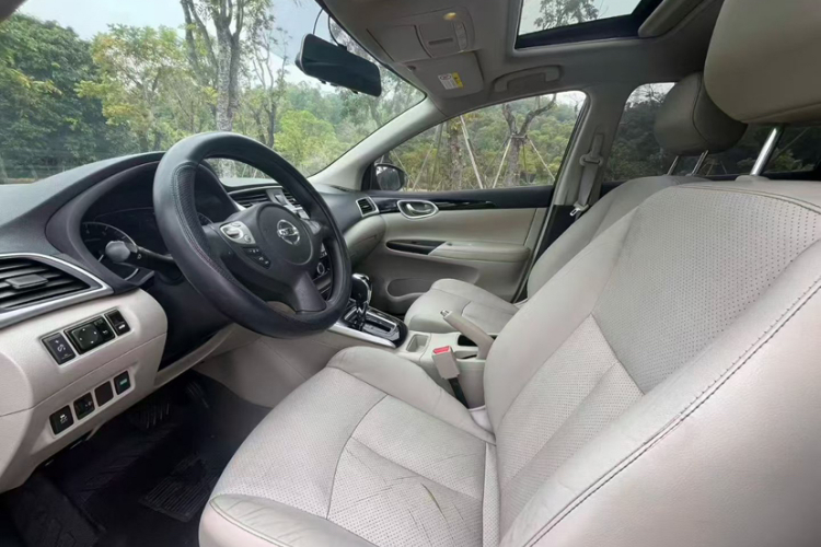 日产 轩逸 2016款 1.6XL  CVT尊享版中控内饰7003