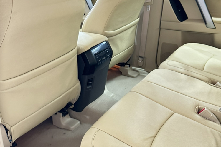 丰田 普拉多（平行进口）中控内饰7002