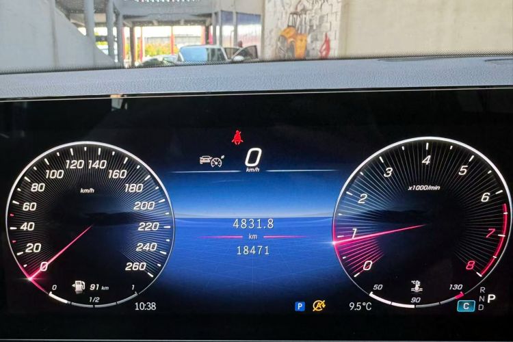 奔驰GLB 2024款 GLB 200 动感型中控内饰15