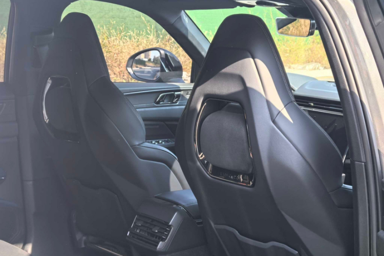 领克01 2021款 2.0TD 四驱劲Halo车身外观6011