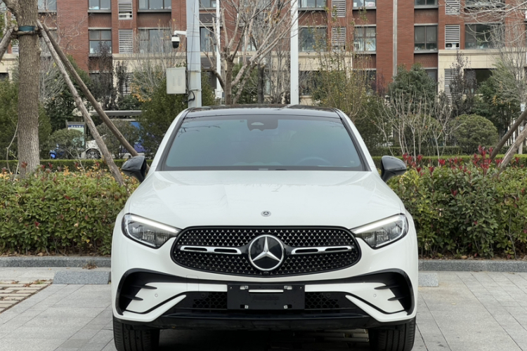 奔驰GLC轿跑 2024款 GLC 300 4MATIC 轿跑SUV车身外观6003