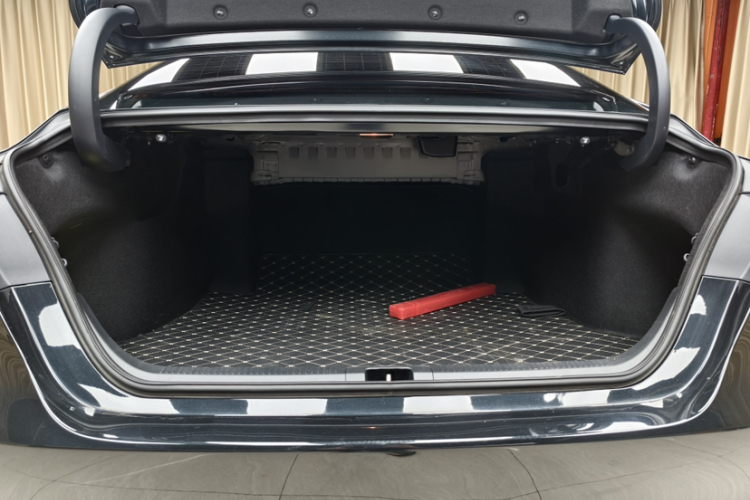 丰田 凯美瑞 2023款 双擎 2.5HGVP 领先版局部细节23