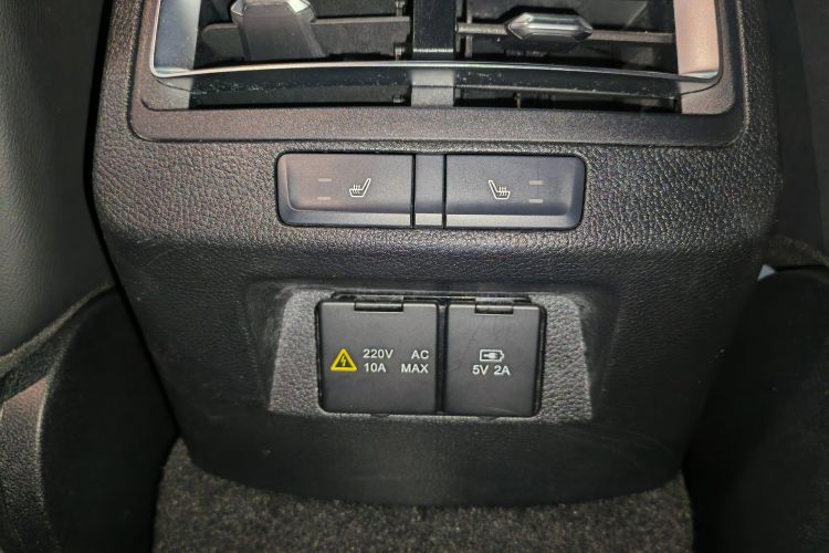 比亚迪 秦Pro新能源 2019款 EV 超能版 高功率高续航智联领创型中控内饰7001