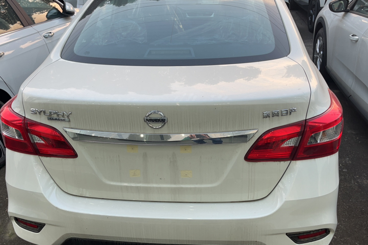 日产 轩逸 2024款 改款三 经典 1.6XE CVT舒适版车身外观6004