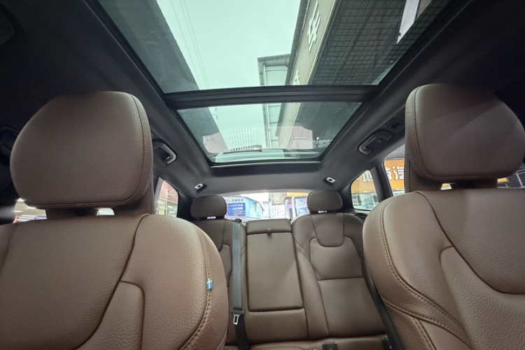 沃尔沃XC60 2024款 B5 四驱智远豪华版中控内饰7011