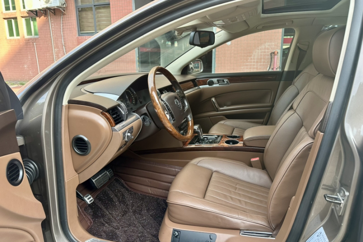 大众 辉腾 2014款 3.0L 行政型中控内饰7002