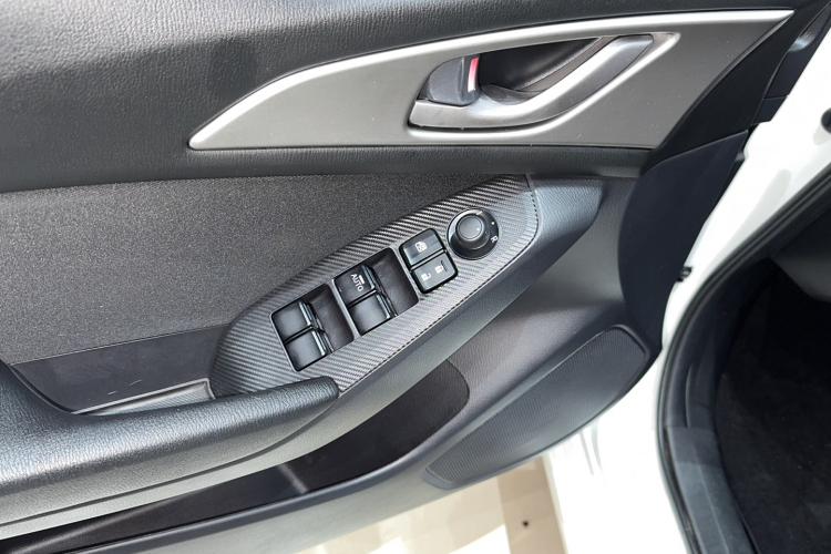 马自达3 昂克赛拉 2019款 云控版 三厢 1.5L 自动舒适型 国VI局部细节9002