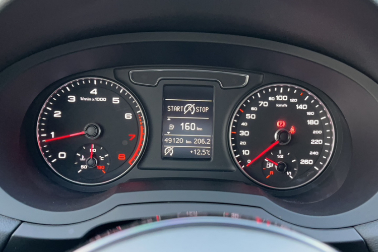 奥迪Q3 2017款 35 TFSI quattro 全时四驱风尚型中控内饰15